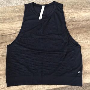 Lululemon muscle tank size 6